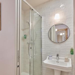 Chambre Privée Lit Queen-Size